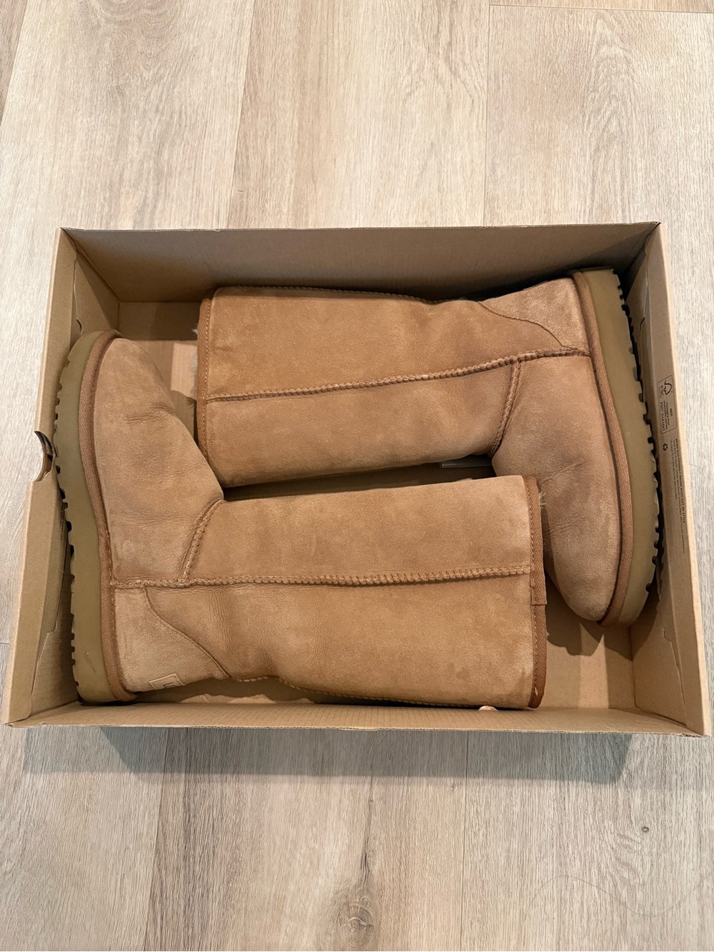 UGG Classic Tall Boots in Chestnut Suede size 7